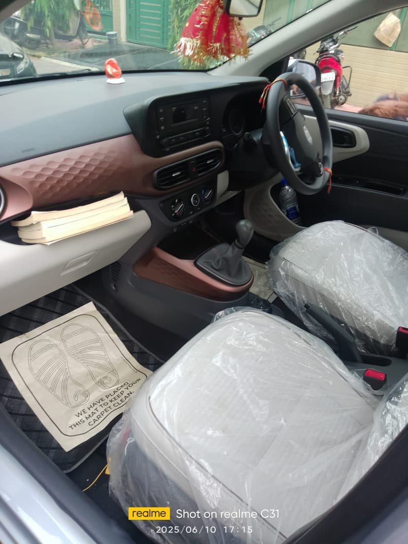 Hyundai aura model 2025 2